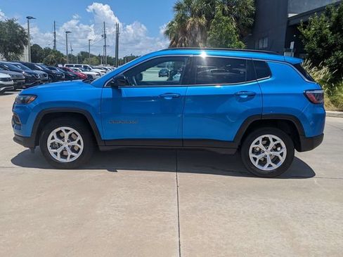 Used 2024 Jeep Compass Latitude AWD/4WD image 8