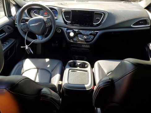 Used 2024 Chrysler Pacifica HYBRID SELECT image 7