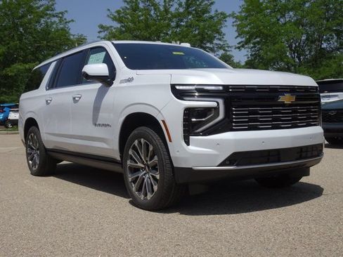 New 2026 Chevrolet Suburban High Country AWD/4WD image 15