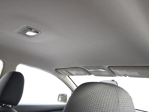Used 2008 Nissan Versa Hatchback w/ Convenience Pkg FWD image 15