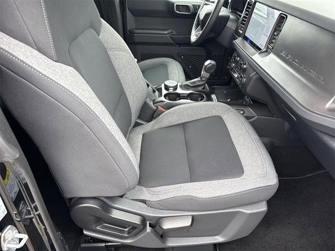 Used 2025 Ford Bronco Big Bend image 14