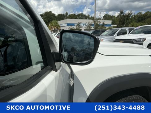 Used 2024 Nissan Frontier SV w/ Hardbody Edition AWD/4WD image 10