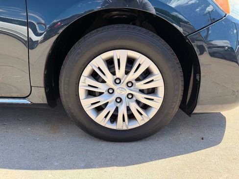Used 2014 Toyota Camry LE FWD image 19