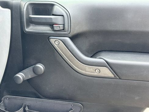 Used 2012 Jeep Wrangler Sport AWD/4WD image 16