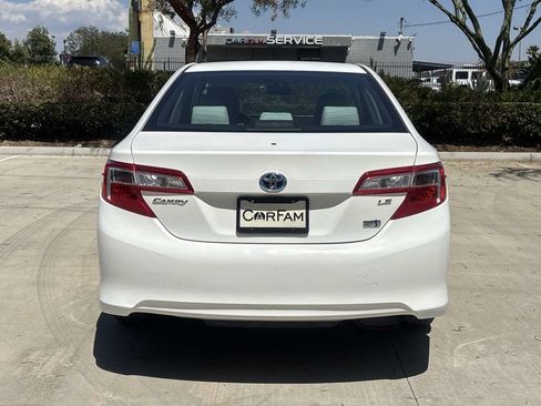 Used 2012 Toyota Camry LE FWD image 4