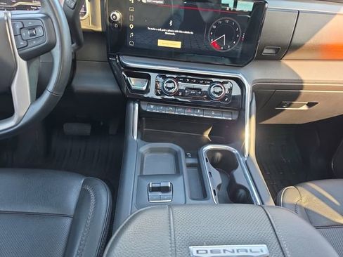 Used 2024 GMC Sierra 2500 Denali w/ Denali Reserve Package AWD/4WD image 13