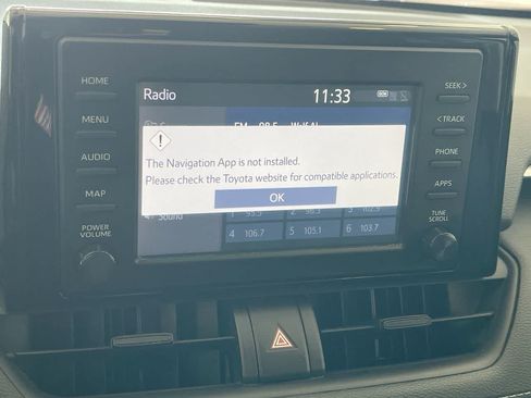 Used 2019 Toyota RAV4 LE AWD/4WD image 18