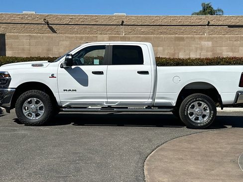 Used 2025 RAM 2500 Big Horn AWD/4WD image 7