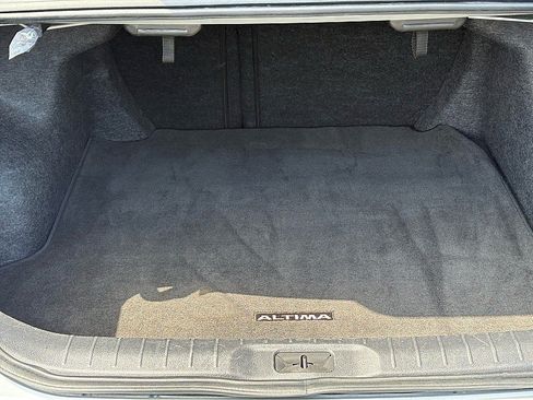 Used 2025 Nissan Altima 2.5 SV FWD image 6