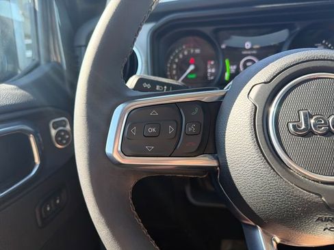 Used 2025 Jeep Wrangler Unlimited Sahara AWD/4WD image 14