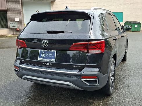 Used 2023 Volkswagen Taos SE w/ Panoramic Sunroof Package AWD/4WD image 10