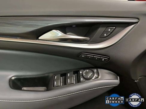 Used 2024 Buick Enclave Premium image 32