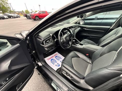 Used 2020 Toyota Camry SE FWD image 23