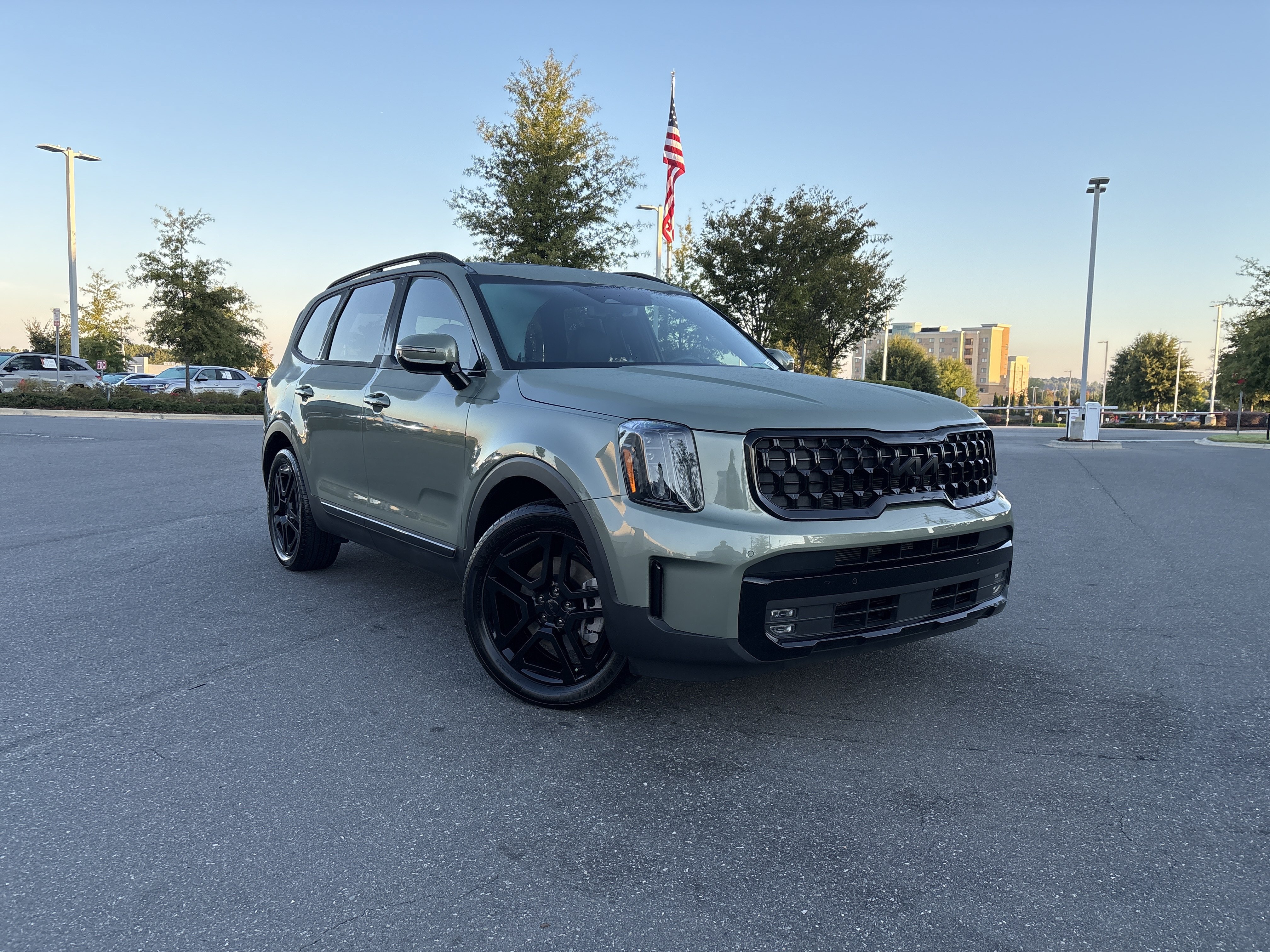 Used 2025 Kia Telluride SX Prestige X-Line AWD/4WD image 2