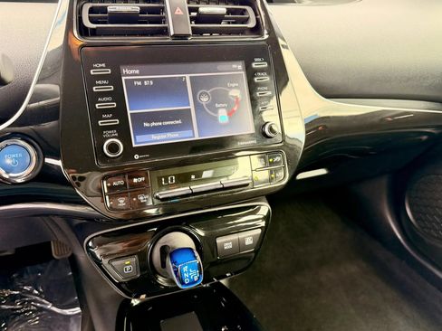 Used 2022 Toyota Prius XLE FWD image 12