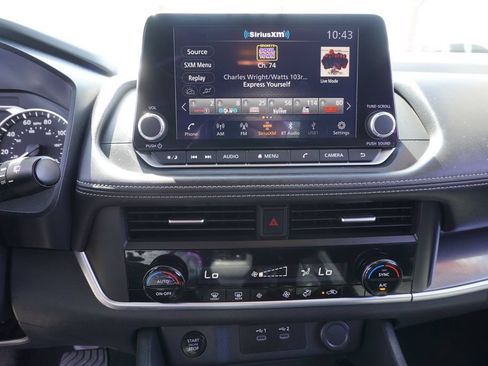 Certified 2025 Nissan Rogue SV FWD image 19