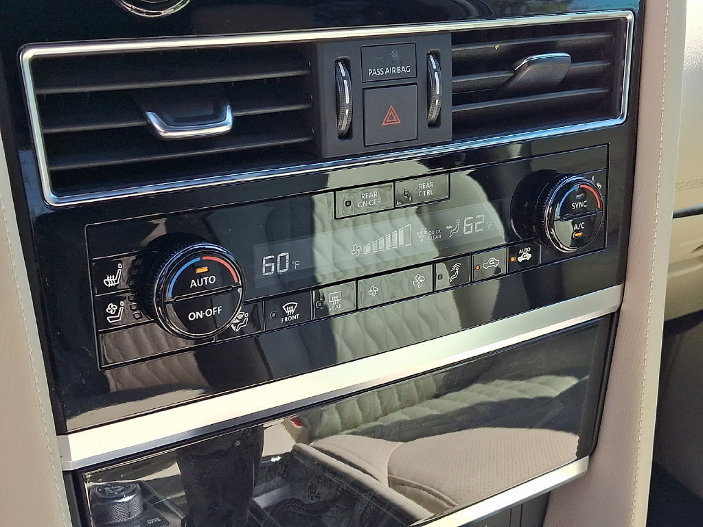 Used 2024 INFINITI QX80 Sensory AWD/4WD image 16