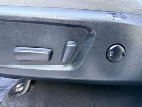 Used 2014 Toyota Tundra Limited image 29