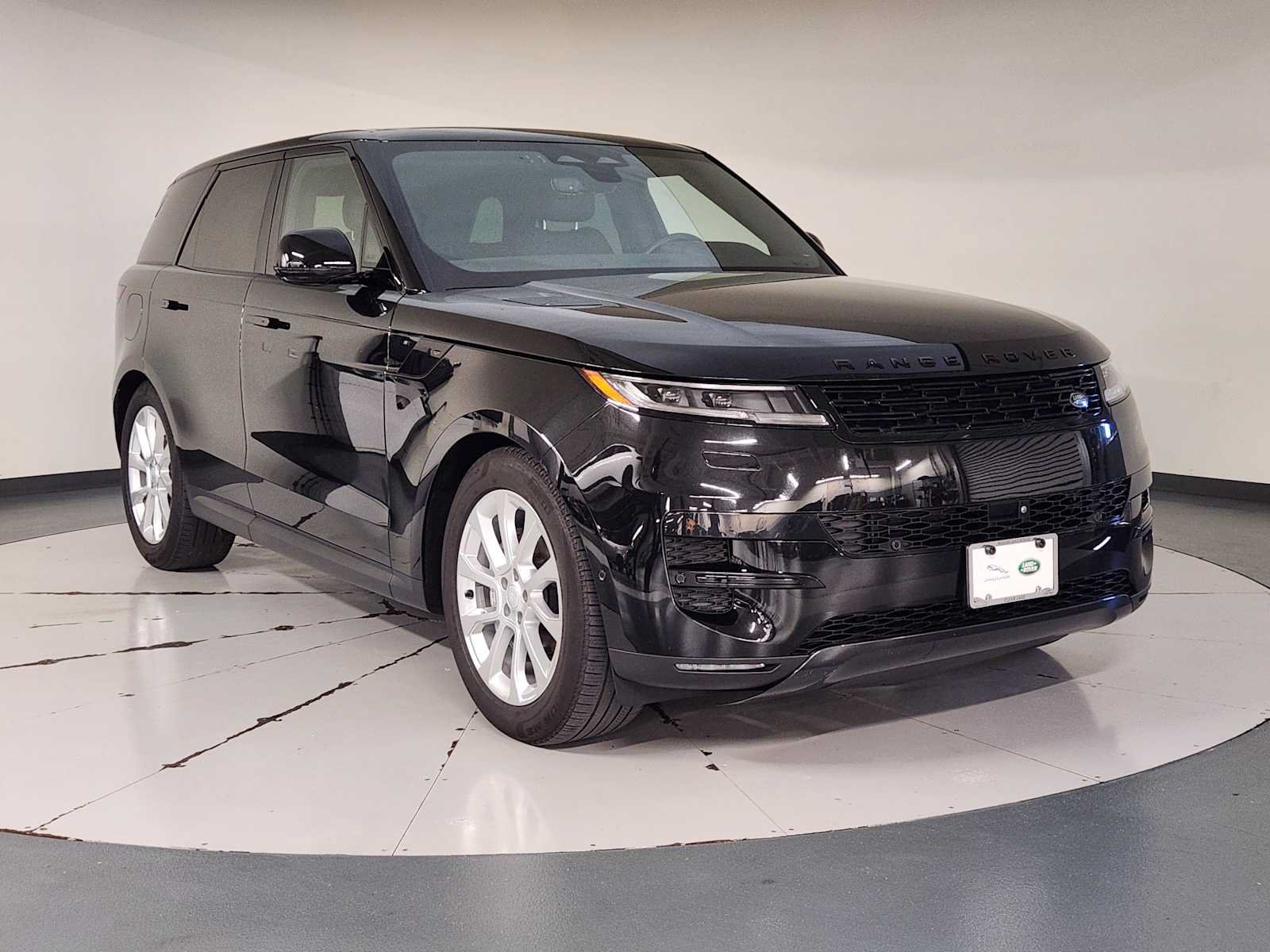 Used 2025 Land Rover Range Rover Sport SE AWD/4WD image 7