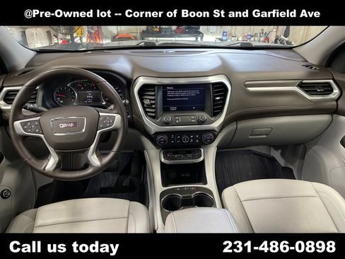 Used 2023 GMC Acadia SLT w/ Preferred Package FWD image 18