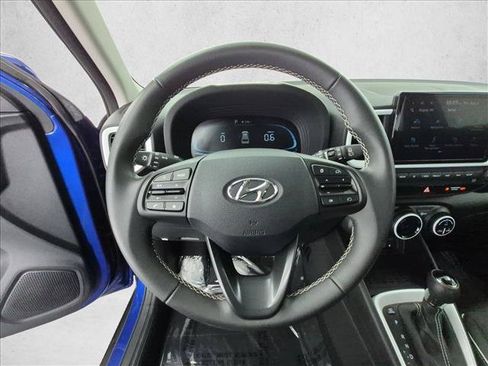Certified 2025 Hyundai Venue Limited FWD image 28