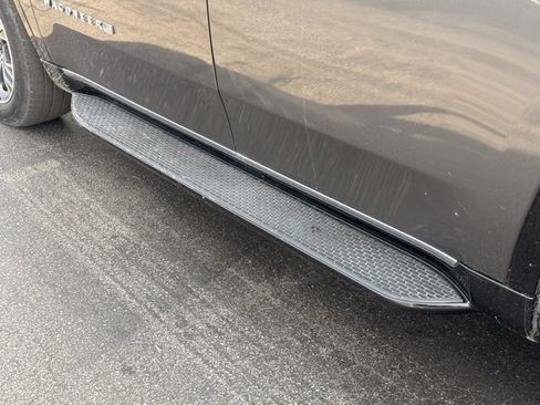 Used 2024 Jeep Wagoneer Series II w/ Flexible Seating Group image 11