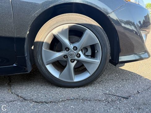 Used 2012 Toyota Camry SE w/ Leather Pkg FWD image 6