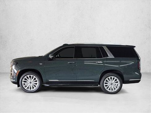 Used 2025 Cadillac Escalade Luxury RWD image 8