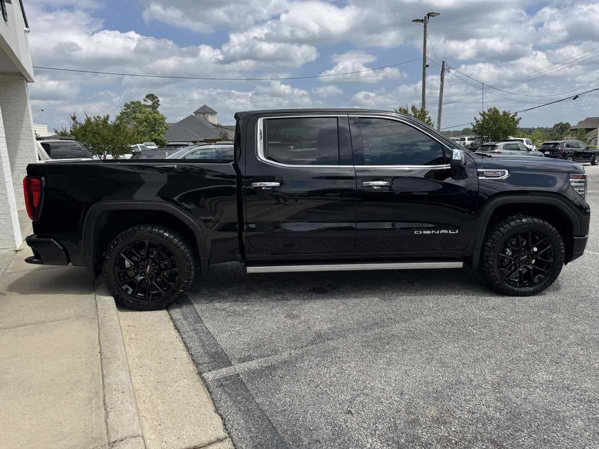 Used 2023 GMC Sierra 1500 Denali AWD/4WD image 43