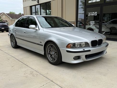 Used 2002 BMW M5 RWD image 3
