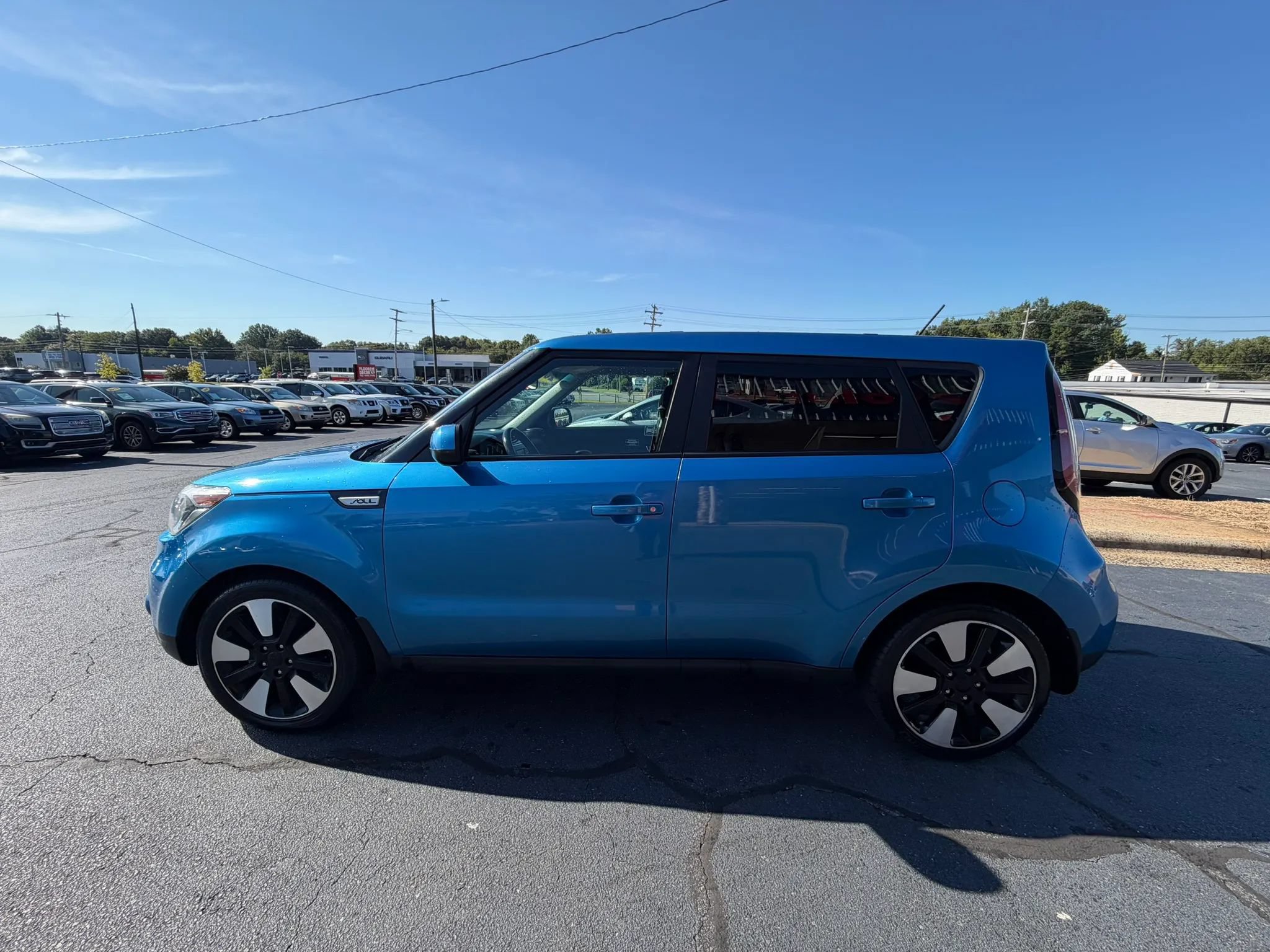 Used 2017 Kia Soul + w/ Designer's Package FWD image 4