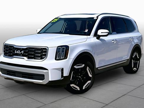 Used 2025 Kia Telluride S FWD image 2
