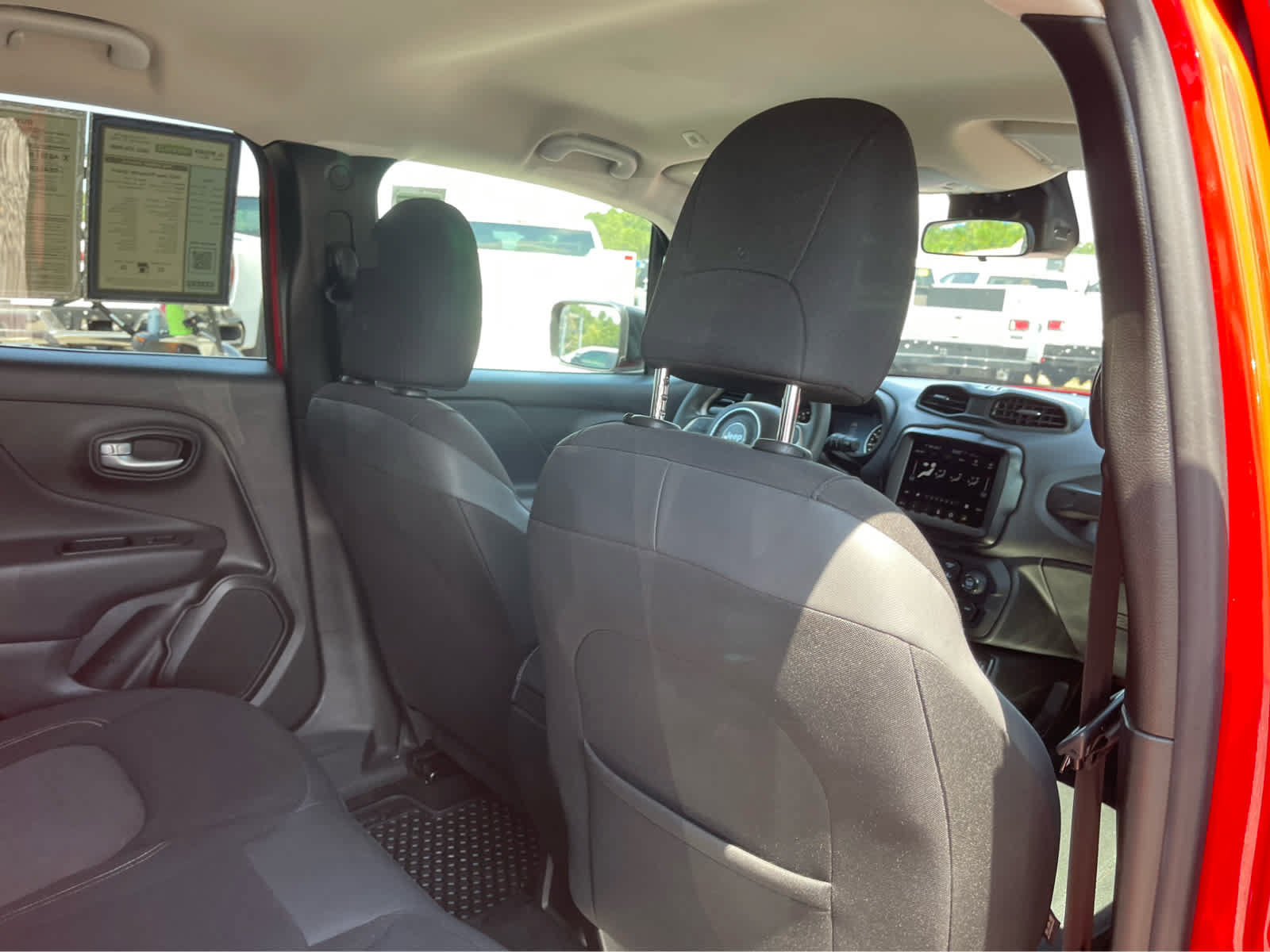 Used 2023 Jeep Renegade Latitude AWD/4WD image 31