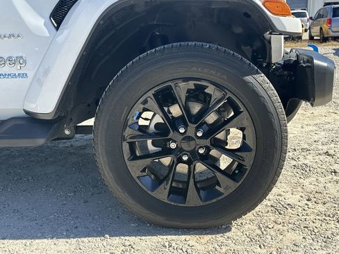 Used 2022 Jeep Wrangler Unlimited Sahara image 13