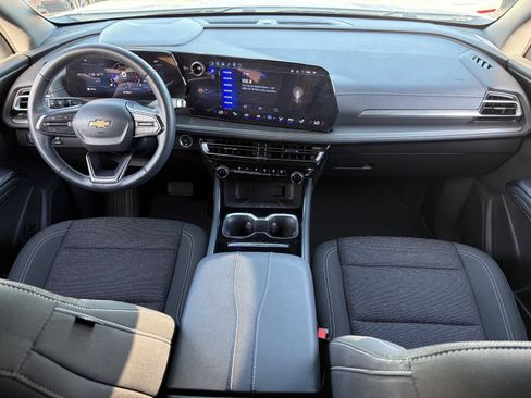 Certified 2024 Chevrolet Traverse LT w/ Trailering Package FWD image 16