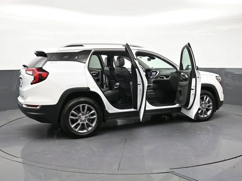 Used 2023 GMC Terrain SLT AWD/4WD image 32