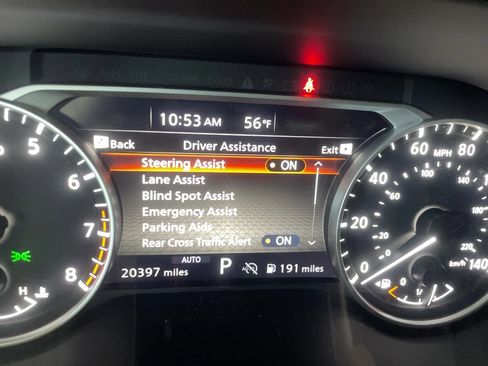 Used 2024 Nissan Pathfinder SV w/ SV Premium Package AWD/4WD image 11