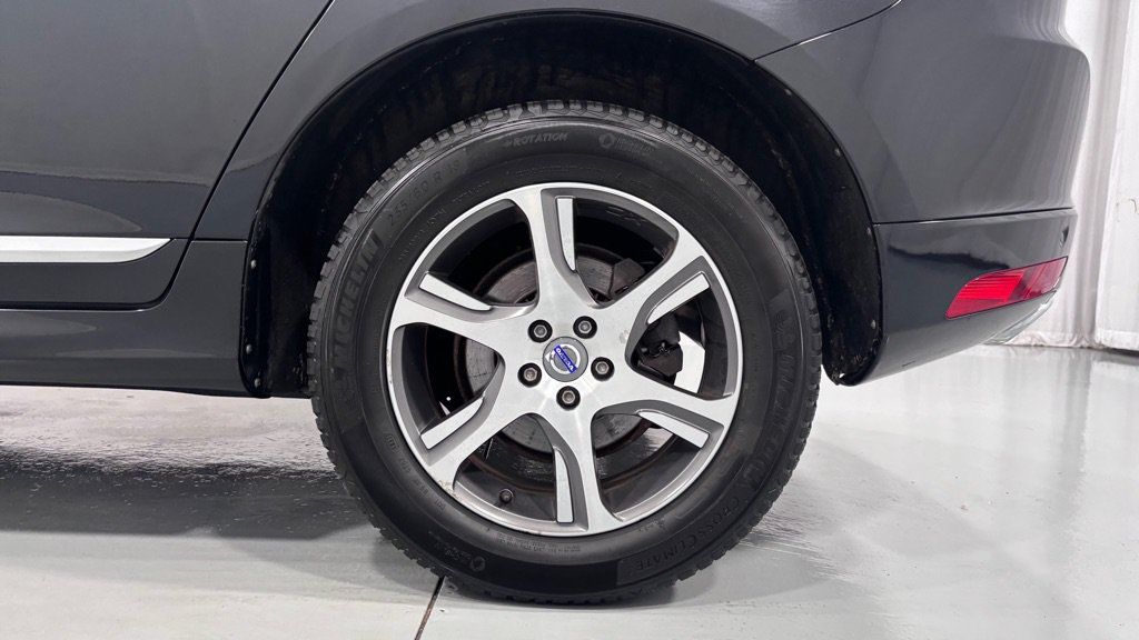 Used 2015 Volvo XC60 T6 Platinum AWD/4WD image 32