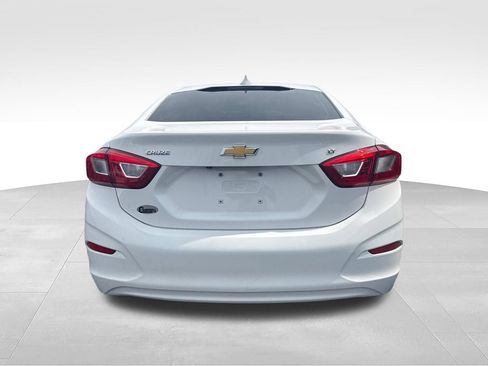 Used 2018 Chevrolet Cruze LT FWD image 8