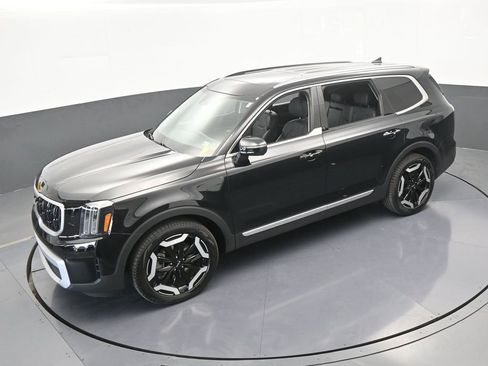 Used 2024 Kia Telluride EX image 51