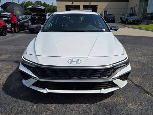 Certified 2025 Hyundai Elantra Sport FWD image 2