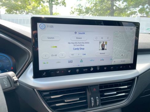 Used 2023 Ford Escape Platinum w/ Premium Technology Package image 44