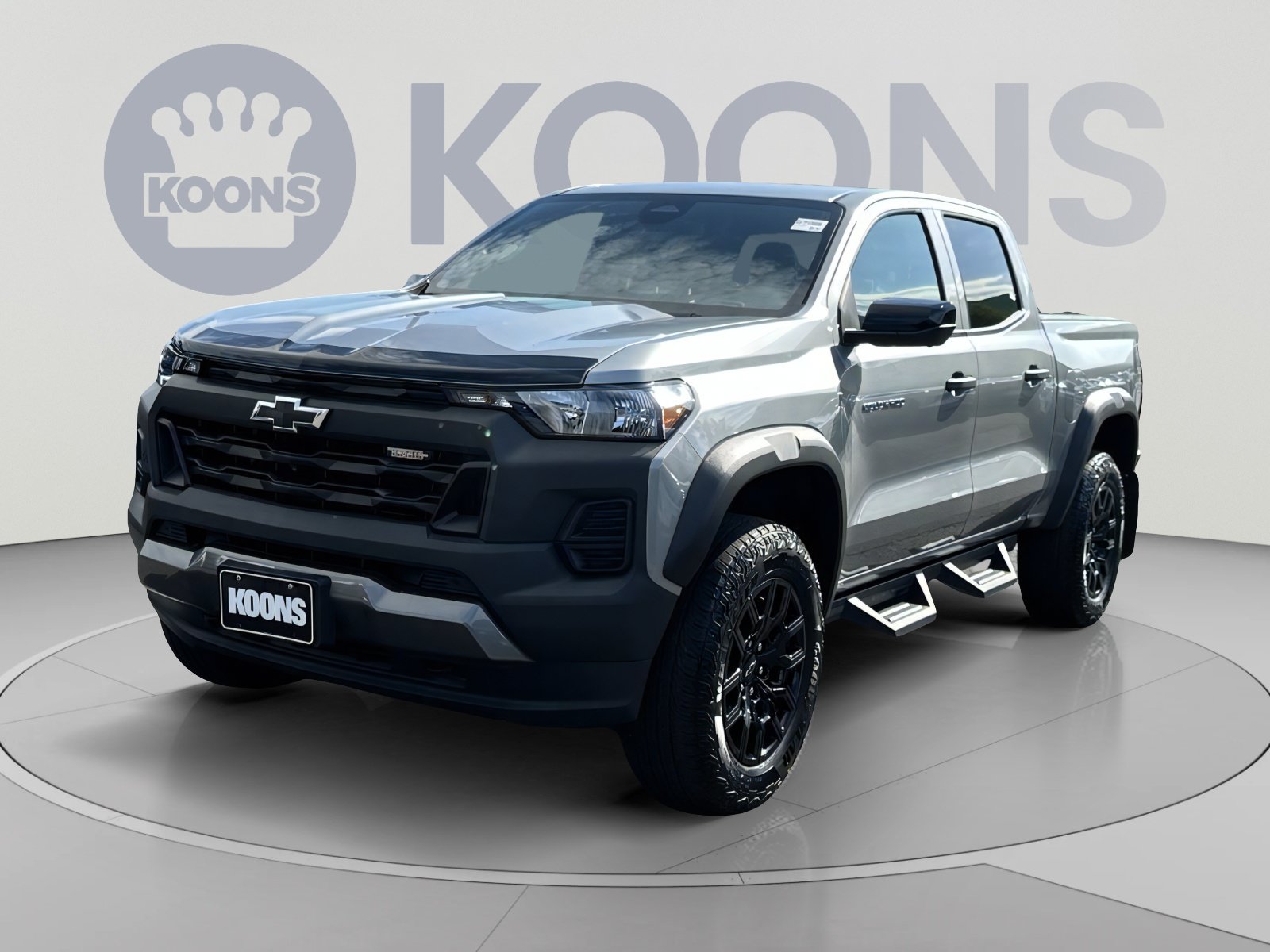 Used 2023 Chevrolet Colorado Trail Boss w/ Technology Package AWD/4WD image 1