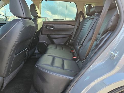 Used 2022 Nissan Rogue SL w/ SL Premium Package image 26