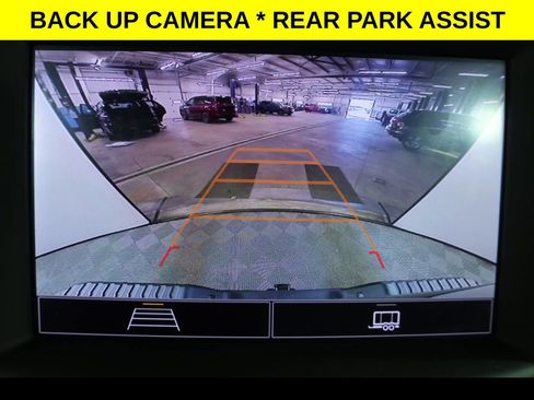 Used 2024 Chevrolet Silverado 2500 Custom image 7