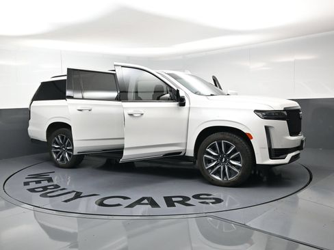 Used 2021 Cadillac Escalade ESV Sport AWD/4WD image 23