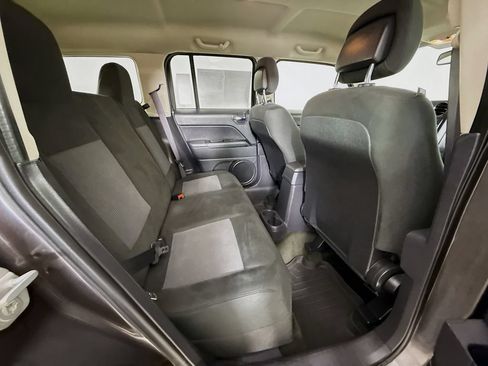 Used 2016 Jeep Patriot Sport w/ Power Value Group AWD/4WD image 27
