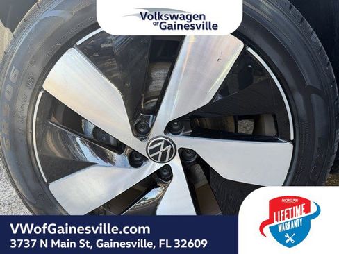 Certified 2024 Volkswagen Taos S image 28
