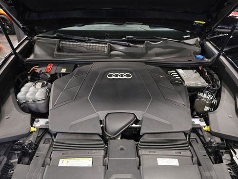 Used 2021 Audi Q8 Prestige w/ Prestige Package image 43