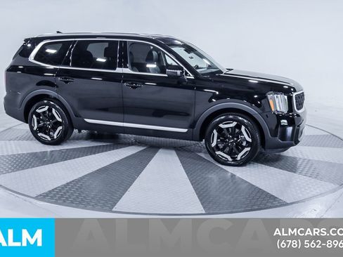 Used 2024 Kia Telluride EX w/ EX Captain's Chair Package AWD/4WD image 13